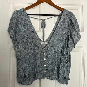 Millibon Floral Cropped Flowy Shirt. Small. NEW.